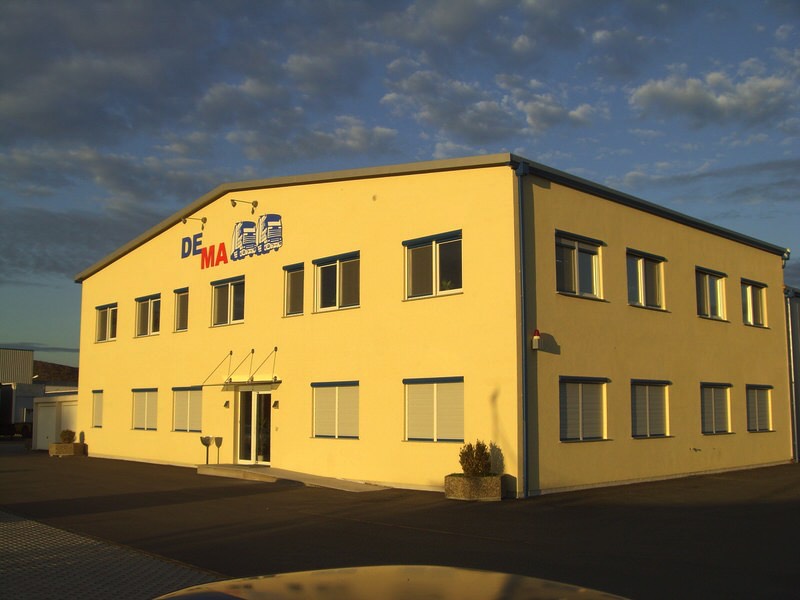 Alt image