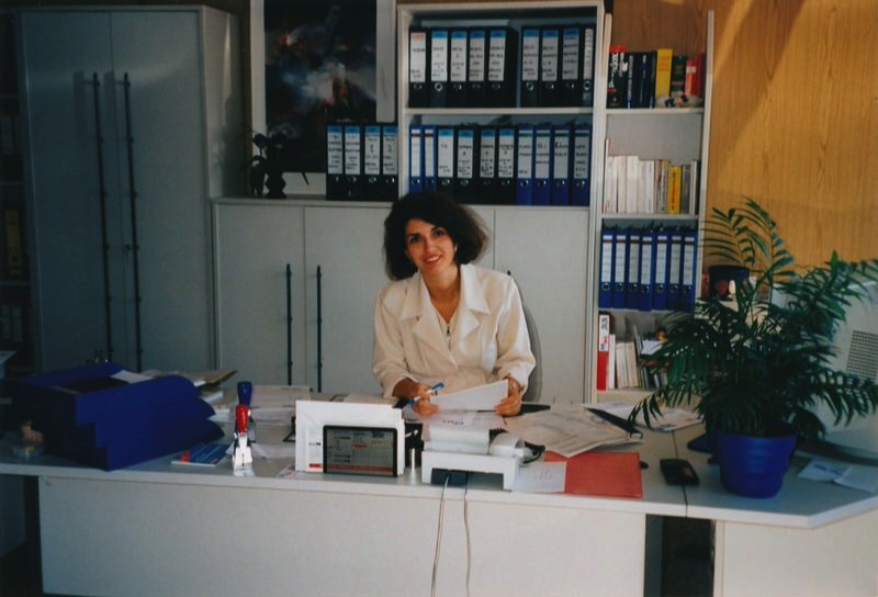 Alt image